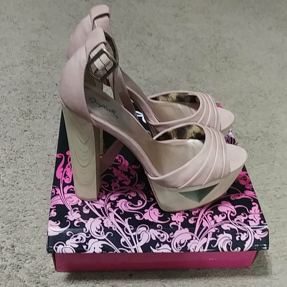 "LIKE NEW" Blush pink open toe heels Lacie
